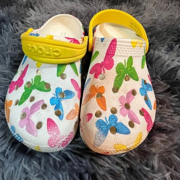 Girls Butterfly Crocs - Picture 2 of 7